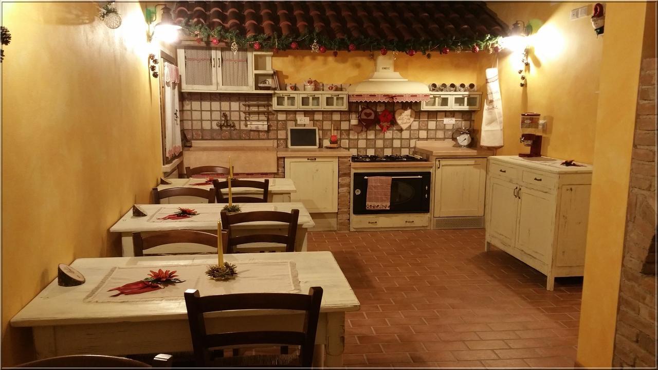 לינה וארוחת בוקר Roncoferraro La Casa Delle Rondini מראה חיצוני תמונה