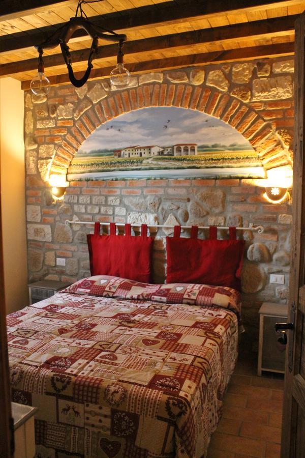 לינה וארוחת בוקר Roncoferraro La Casa Delle Rondini מראה חיצוני תמונה