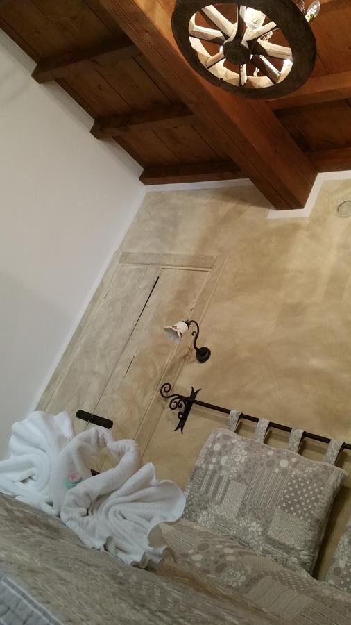 לינה וארוחת בוקר Roncoferraro La Casa Delle Rondini מראה חיצוני תמונה