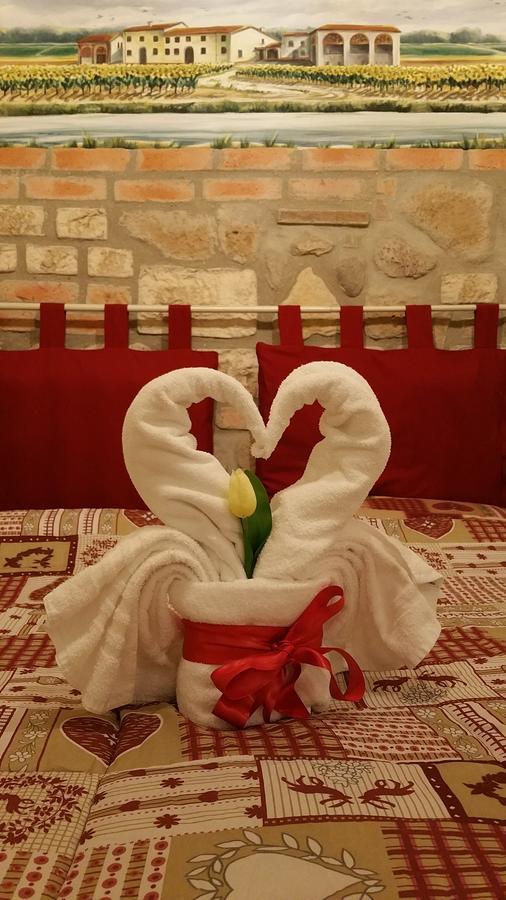 לינה וארוחת בוקר Roncoferraro La Casa Delle Rondini מראה חיצוני תמונה